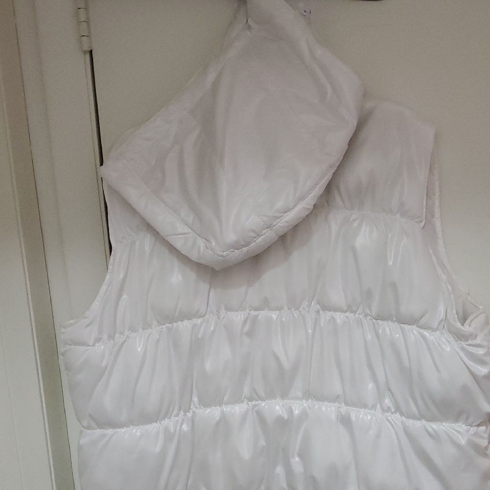 Faded Glory White Quilted Vest - Picture 5 of 7